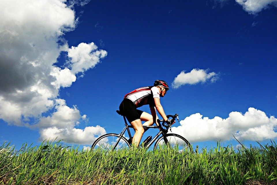 Ciclismo: beneficios y prevención de lesiones
