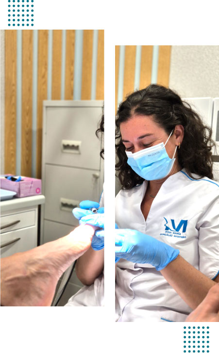 centro-mantero Podóloga tratando a un paciete